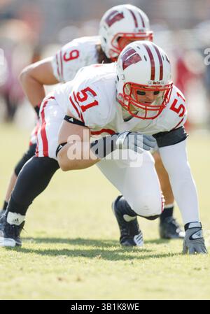 6 novembre 2010: Il defensive tackle del Wisconsin Tyler Dippel (#51) durante la partita di football NCAA tra i Wisconsin Badgers e i Purdue Boilermakers al Ross-Ade Stadium di West Lafayette, Indiana. Wisconsin ha sconfitto Purdue 34-13.(immagine di credito: © John Mersits/Cal Sport Media/ZUMApress.com) Foto Stock