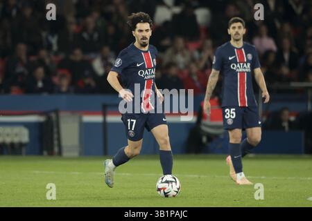 Vitinha del PSG durante la partita di calcio francese di Ligue 1 tra il Paris Saint-Germain (PSG) e l'OGC Nice (OGCN) il 25 aprile 2025 allo stadio Parc des Princes di Parigi, Francia credito: Independent Photo Agency/Alamy Live News Foto Stock