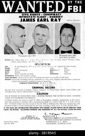 19 aprile 1968 - Washington, DC, Stati Uniti - un poster dell'FBI pubblicato il 19 aprile 1968 per James Earl Ray, ricercato per l'omicidio del Dr. Martin Luther King Jr. A Memphis, Tenn. Il 4 aprile. Il poster includeva due fotografie del 1960 e una scattata il 2 marzo 1968 quando si diplomò alla International School of Bartending di Los Angeles. Dato che i suoi occhi erano chiusi in quella foto, sono stati disegnati da un disegnatore dell'FBI. In (immagine di credito: © The Commercial Appeal/ZUMApress.com) Foto Stock