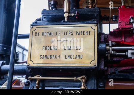 Camborne, Cornovaglia, Regno Unito, 26 aprile 2025, Richard Trevithick (13 aprile 1771 - 22 aprile 1833) è stato un inventore e ingegnere minerario britannico che è stato celebrato oggi nella parata annuale. L'evento che ha attirato circa 25-35.000 persone è iniziato la mattina presto con la processione di Kernow Pipes and Drummers seguita da una Bal Maiden e Miners Children's Dance. Nel pomeriggio c'è stata una danza Trevithick per adulti seguita dall'evento principale della giornata, che è stata una grande sfilata di motori a trazione a vapore. Crediti: Keith Larby/Alamy Live News Foto Stock