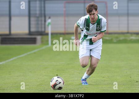 Mönchengladbach, Deutschland 26. Aprile 2025: B-Junioren DFB-Nachwuchsliga - 2024/25 - Borussia Mönchengladbach U17 vs. 1. FC Union Berlin U17 IM Bild: Ben Schiffer (Borussia Mönchengladbach U17) Foto Stock