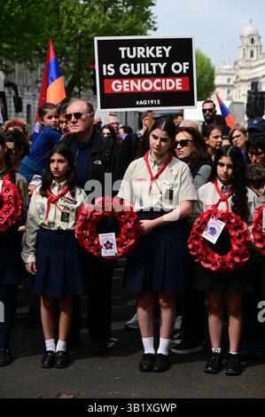 LONDRA, INGHILTERRA - APRILE 26 2025: Genocidio armeno è una commemorazione annuale della morte di 1,5 milioni di armeni sotto l'Impero Ottomano. La marcia era destinata a spingere la Turchia, che ora è il successore dell'Impero ottomano, a riconoscere le morti come genocidio. La Turchia sostiene che le morti inizieranno nel 1915. La Turchia ha commesso lo stesso errore due volte con l'Azerbaigian, che attacca gli armeni dal 2000 e continua ancora oggi. Gli armeni si riunirono al Cenotaph di Londra, Regno Unito. (Foto di 李世惠/SEE li/Picture Capital) credito: Vedi li/Picture Capital/Alamy Live News Foto Stock