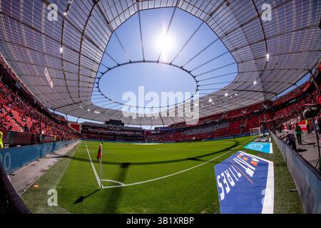 Leverkusen, Germania. 26 aprile 2025. LEVERKUSEN, GERMANIA - APRILE 26: Vista generale dello stadio durante la partita di Bundesliga tra Bayer 04 Leverkusen e FC Augsburg al BayArena il 26 aprile 2025 a Leverkusen, Germania. (Foto di Pieter van der Woude/Orange Pictures) credito: Orange Pics BV/Alamy Live News Foto Stock