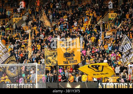 Wolverhampton, Regno Unito. 26 aprile 2025. Wolverhampton, Inghilterra, 26 aprile 2025: Vista generale all'interno dello stadio durante la partita di calcio di Premier League tra Wolverhampton Wanderers e Leicester City allo stadio Molineux di Wolverhampton, Inghilterra (Natalie Mincher/SPP) credito: SPP Sport Press Photo. /Alamy Live News Foto Stock