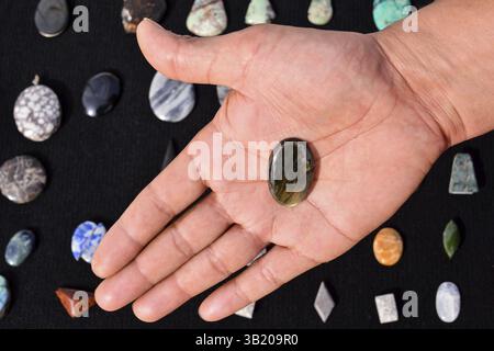 Semi di roccia prezioso gioiello di pietra Foto Stock