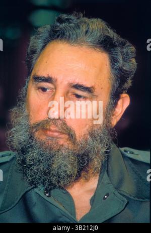 1 maggio 1986 - l'Avana, CUBA - Un leader rivoluzionario cubano che ha guidato il suo paese dal gennaio 1959 fino al suo ritiro nel febbraio 2008, FIDEL CASTRO ha trasformato Cuba nel primo stato comunista dell'emisfero occidentale. Anche se gli Stati Uniti hanno cercato di liberarsi di lui, il presidente Castro è durato non meno di nove presidenti americani da quando ha preso il potere nel 1959. È rimasto il sovrano dittatoriale di Cuba per così tanto tempo che quasi tre quarti del suo popolo non hanno conosciuto nessun altro leader. (Immagine di credito: © Rolf Braun/Keystone Pressedienst/ZUMA Press) Foto Stock