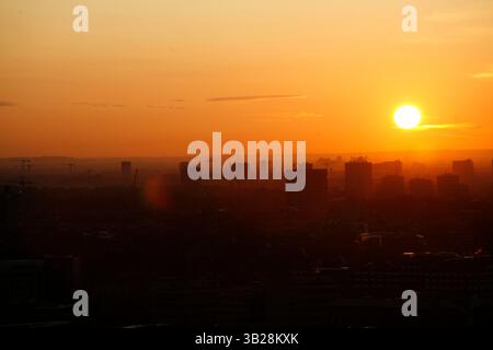 22 agosto 2009 - Londra, Inghilterra, Regno Unito - il sole sorge sulla città di Londonl. (Immagine di credito: © Amiran White/ZUMA Press) Foto Stock