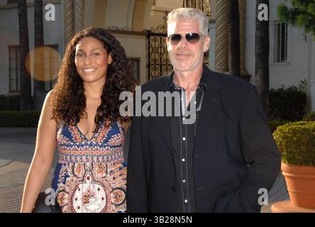 RON PERLMAN partecipa alla prima proiezione della seconda stagione per ''Sons of Anarchy'' tenutasi al Paramount Theater di Hollywood, California, il 23 agosto 2009.foto di: David Longendyke-Globe Photos Inc Â© 2009.K62978DL (immagine di credito: © Dave Longendyke/Globe Photos/ZUMAPRESS.com) Foto Stock