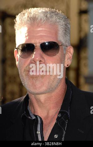 RON PERLMAN partecipa alla prima proiezione della seconda stagione per ''Sons of Anarchy'' tenutasi al Paramount Theater di Hollywood, California, il 23 agosto 2009.foto di: David Longendyke-Globe Photos Inc Â© 2009.K62978DL (immagine di credito: © Dave Longendyke/Globe Photos/ZUMAPRESS.com) Foto Stock