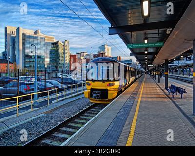Regno Unito, West Yorkshire, Leeds, Leeds City Train Station, Foto Stock