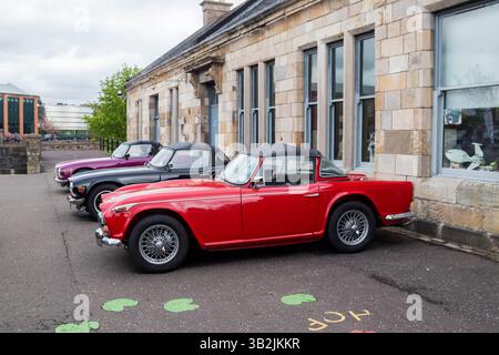 Le storiche auto Triumph TR6 e TR250 in mostra al museo di Sumerlee Foto Stock