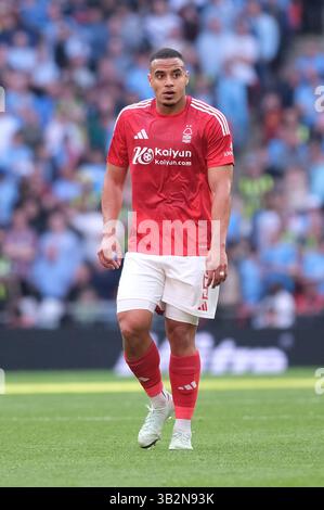 Londra, Regno Unito. 27 aprile 2025. Londra, Inghilterra - aprile 27: Murillo di Nottingham Forest durante la semifinale di fa Cup 2024/25 tra Nottingham Forest FC e Manchester City FC allo stadio di Wembley il 27 aprile 2025 a Londra, Inghilterra. (Paul Bonser/SPP) credito: SPP Sport Press Photo. /Alamy Live News Foto Stock