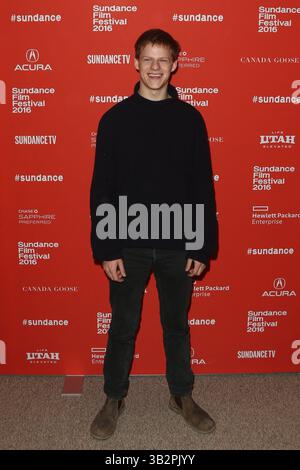 23 gennaio 2016 - Park City, Utah, Stati Uniti - l'attore Lucas Hedges partecipa alla prima di ''Manchester by the Sea'' all'Eccles Theatre durante il Sundance Film Festival 2016 - 3° giorno. (Immagine di credito: © Debby Wong via ZUMA Wire) Foto Stock