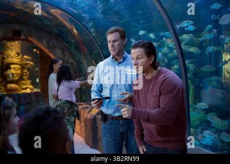 DATA DI USCITA: 25 dicembre 2015.TITOLO: Daddy's Home. STUDIO: Immagini fondamentali. DIRETTORE: Sean Anders, John Morris. TRAMA: La vita di un papà a passi viene capovolta, quando il padre dei suoi figli a passi torna nella loro vita. NELLA FOTO: WILL FERRELL, MARK WAHLBERG. (Crediti: © Paramount Pictures/Entertainment Pictures) Foto Stock