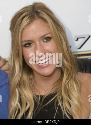 11 dicembre 2015 - Los Angeles, California, U. S - il 28enne Kristin Cavallari ha confermato giovedì 10 dicembre 2015 che suo fratello, Michael Cavallari, è stato trovato morto, dopo essere stato denunciato scomparso per quasi due settimane. FOTO del FILE: La personalità televisiva Kristin Cavallari arriva al Wango Tango 2010 di KIIS FM allo Staples Center di Los Angeles, California. (Immagine di credito: © Prensa Internacional via cavo ZUMA) Foto Stock