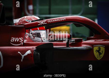Charles Leclerc di Monaco guida la Scuderia Ferrari HP SF-25 durante il Gran Premio d'Australia 2025 all'Albert Park di Melbourne, Australia, Oceania Foto Stock