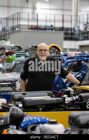 Ripresa di auto sportive britanniche, stabilimento della Caterham a Dartford, Kent, Inghilterra, Regno Unito, nella foto il CEO Bob Laishley. Foto Stock