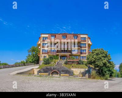 SIGHNAGHI, GEORGIA. Hotel Signagi nel centro storico della città di Sighnaghi, regione di Kakheti in Georgia. Foto Stock