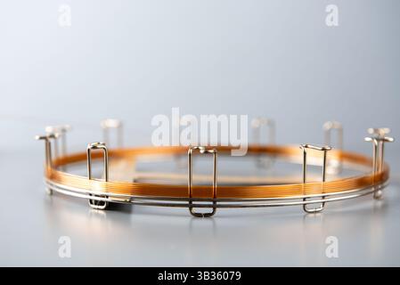 Colonna capillare. Apparecchiature a colonna per gascromatografia. Foto Stock