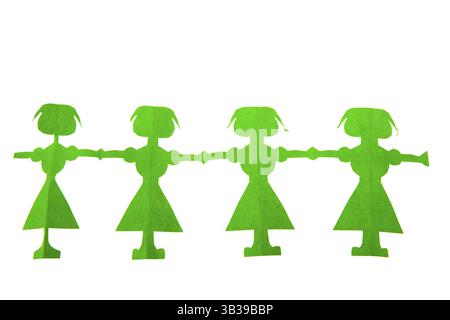 Fila di femmina verde bambole di carta isolate su sfondo bianco Foto Stock