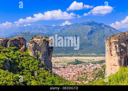 Monastero della Santissima Trinità (Agia Trias). I monasteri di Meteora, Grecia Kalambaka. Sito patrimonio dell'umanità dell'UNESCO. Foto Stock