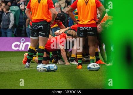 Northampton, Regno Unito, 26 aprile 2025 Northampton Saints e Inghilterra Back Row, e Lions Hope, Henry Pollock si scalda prima della partita contro i Bristol Bears Foto Stock