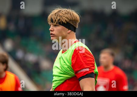 Northampton, Regno Unito, 26 aprile 2025 Northampton Saints e Inghilterra Back Row, e Lions Hope, Henry Pollock si scalda prima della partita contro i Bristol Bears Foto Stock