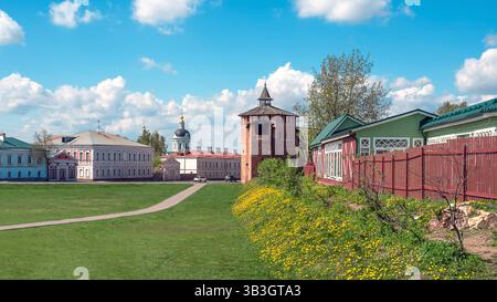 Kolomna, torre granovitaya. Frammento di antiche mura della fortezza e della Torre Granovitaya. Cremlino Kolomna. Foto Stock