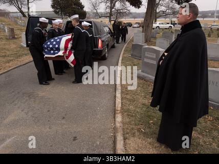 16 gennaio 2018 - Annapolis, Maryland, Stati Uniti - servizio funebre per l'ex astronauta della NASA capitano Bruce McCandless II, USN (RET.), martedì 16 gennaio 2018 presso il cimitero della United States Naval Academy di Annapolis, Maryland. (Immagine di credito: © Bill Ingalls/ZUMA Wire/ZUMAPRESS.com) Foto Stock