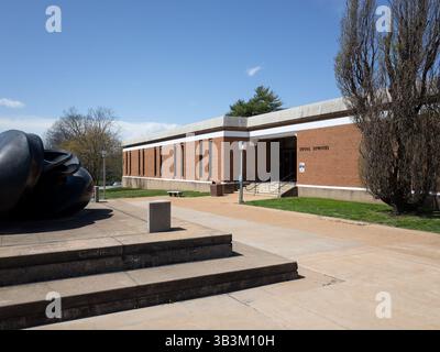 Florissant Valley Community College, sede: Ferguson, Missouri, architetto: Kenneth E. Wischmeyer Foto Stock