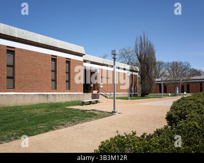 Florissant Valley Community College, sede: Ferguson, Missouri, architetto: Kenneth E. Wischmeyer Foto Stock