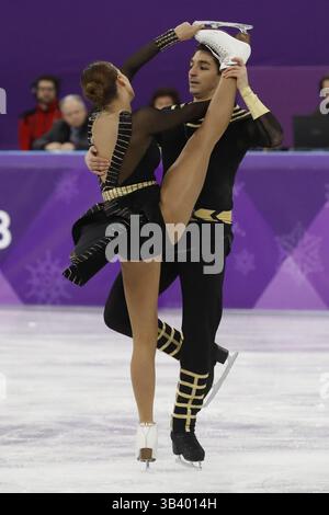 20 febbraio 2018 - Pyeongchang, COREA - Alisa Agafonova e Alper UCAR della Turchia si sono esibiti nell'evento di danza libera di pattinaggio di figura durante i Giochi Olimpici invernali di Pyeongchang 2018 alla Gangneung Ice Arena. (Immagine di credito: © David McIntyre via ZUMA Wire) Foto Stock