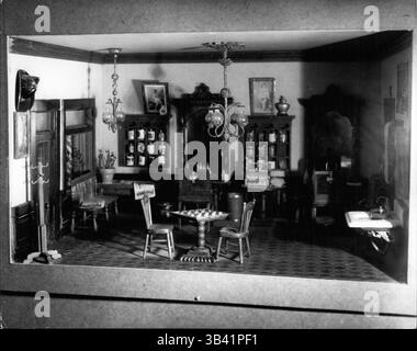 18 aprile 2012 - le nuove mostre di quest'anno all'American Museum: Il primo museo d'arte decorativa d'America ad essere allestito in questo Paese, o in qualsiasi altro luogo al di fuori degli Stati Uniti, sta per essere protagonista la sua seconda stagione al maniero di Claverton vicino a Bath. Il suo scopo è quello di correggere l'immagine di alcuni ciò che disprezzato della cultura americana detenuta dagli europei. Oltre a dimostrare con esempio di arte americana antica che, sebbene sia un paese relativamente giovane, l'America non è affatto priva di un background culturale vissuto nei secoli XVII, XVIII e XIX. Tra le nuove mostre in mostra quest'anno c'è una stanza donata sopra Foto Stock