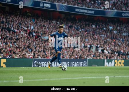LONDRA, INGHILTERRA - APRILE 29: Désiré Doué durante la semifinale di UEFA Champions League 2024/25, partita di prima gamba tra Arsenal e Paris Saint-Germain all'Arsenal Emirate Stadium il 29 aprile 2025 a Londra, Inghilterra. (Foto di Lounis Tiar credito: Lounisphotography/Alamy Live News Foto Stock