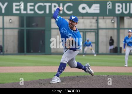 APRILE 27 2025: Il lanciatore di Oklahoma City Logan Boyer (36) lancia un pitch durante la partita con Oklahoma City Comets e Salt Lake Bees tenutasi allo Smiths Field di Salt Lake Ut. David Seelig/Cal Sport medi Foto Stock