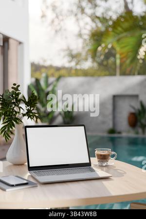 Un tablet digitale e un telefono posizionati accanto a una tazza di caffè su un tavolo di legno accanto alla piscina vuota. Angolo rilassante. Rappresentazione 3D, illustrazione 3D. Foto Stock