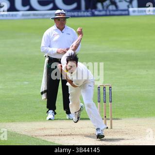 CARDIFF, GALLES - 08 LUGLIO: Mitchell Johnson of Australia bowling durante il primo giorno del primo Investec Ashes test match, al SSE Swalec Ground l'8 luglio 2015 a Cardiff, Galles. (Foto di Mitchell Gunn/ESPA) *** didascalia locale (immagine di credito: © ESPA Photo Agency/Cal Sport Media/ZUMAPRESS.com) Foto Stock