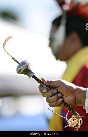 25 novembre 2014 - South Gate, CALIFORNIA, Stati Uniti d'America - dettaglio del sonaglino ornato utilizzato nella tradizionale danza indiana al Native American Veterans Association Annual Heritage Day Pow Wow 25 novembre 2014 a South Gate, California. (Immagine di credito: © Marvin Lynchard/Planet Pix via ZUMA Wire) Foto Stock
