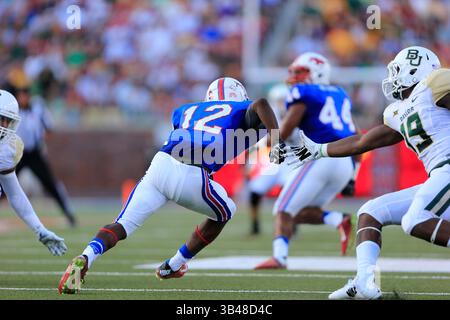 4 settembre 2015: Il defensive back Kevin Johnson (12) delle SMU Mustangs durante la partita di football NCAA tra i Baylor Bears e le SMU Mustangs al Gerald J. Ford Stadium di Dallas, Texas. © JP Waldron/Cal Sport Media (immagine di credito: © JP Waldron/CSM tramite cavo ZUMA) Foto Stock