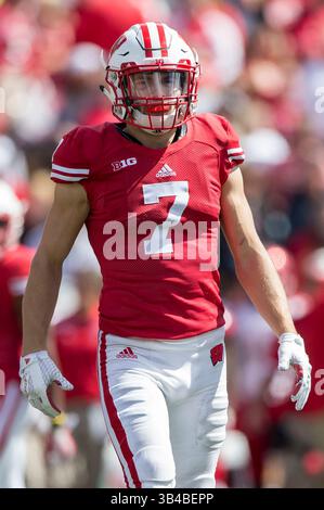 12 settembre 2015: La safety dei Wisconsin Badgers Michael Caputo #7 durante la partita di football NCAA tra i Miami (Ohio) Redhawks e i Wisconsin Badgers al Camp Randall Stadium di Madison, WISCONSIN. Wisconsin sconfisse Miami (Ohio) 58-0. John Fisher/CSM(immagine di credito: © John Fisher/CSM tramite cavo ZUMA) Foto Stock