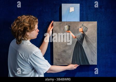 Londra, Regno Unito. 30 aprile 2025. Freedom 2023 - Una nuova mostra personale di Shamsia Hassani, la prima artista donna di graffiti in Afghanistan, presso la Dorothy Circus Gallery, Connaught Street, Londra. Crediti: Guy Bell/Alamy Live News Foto Stock