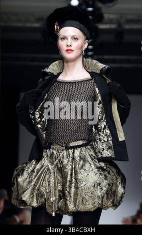 10 luglio 2015 - Roma, Italia - Curiel Couture autunno inverno 2015/2016 alla Rome Fashion Week 2015. (Immagine di credito: © Evandro Inetti/ZUMA Wire) Foto Stock