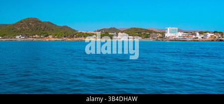 Spiaggia di Son Moll, Cala Rajada, comune di Capdepera, Costa del mare di Capdepera, Mar Mediterraneo, Maiorca, Isole Baleari, Spagna, Europa Foto Stock