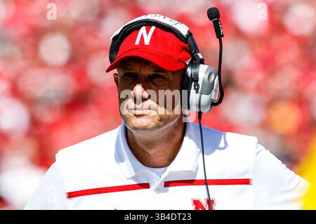 26 settembre 2015 - Lincoln, Nebraska. Stati Uniti - Nebraska Cornhuskers allenatore Mike Riley in azione durante una partita di football della NCAA Division 1 tra i Southern Mississippi Golden Eagles e i Nebraska Cornhuskers al Memorial Stadium di Lincoln, Nebraska ha vinto 36-28.presenze: 89.899.Michael Spomer/Cal Sport Media. (Immagine di credito: © Michael Spomer/CSM via ZUMA Wire) Foto Stock