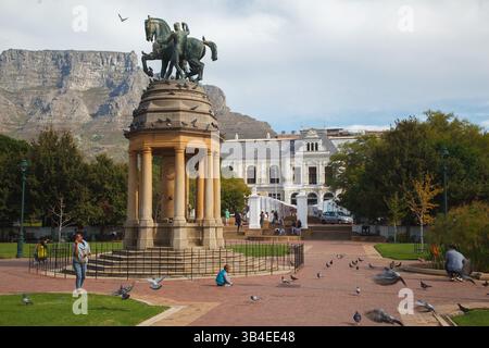 I giardini della compagnia, i monumenti commemorativi di Delville Wood, il museo dell'Africa meridionale di Iziko e il bellissimo paesaggio montano di Table Mountain a città del Capo, South A. Foto Stock