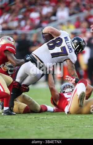 18 ottobre 2015: Il tight end dei Baltimore Ravens Maxx Williams (87) in azione durante la partita di football tra i Baltimore Ravens e i San Francisco 49ers al Levi's Stadium di Santa Clara, California. I San Francisco 49ers sconfissero i Baltimore Ravens 25 a 20. Christopher Trim/CSM.(immagine di credito: © Christopher Trim/CSM via ZUMA Wire) Foto Stock