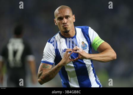 29 settembre 2015 - Na - Porto, 09.29.2015 - il Futebol Clube do Porto ha ricevuto stasera il Chelsea Football Club al Dragon Stadium in partita contando per la 2a giornata del girone G League campioni 2015/16. Maicon (immagine di credito: © Pedro Correia/Global Imagens via ZUMA Press/ZUMAPRESS.com) Foto Stock