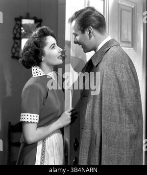 FOTO FILE - ELIZABETH TAYLOR, 79, la dea del film vincitrice dell'Oscar e pioniera attivista dell'AIDS i cui matrimoni fuori schermo, divorzi e gesta di sfiducia della morte rivaleggiavano con i suoi film per il dramma morto il 23 marzo 2011 di insufficienza cardiaca congestizia. IN FOTO: RILASCIATO: 16 giugno 1950 - titolo originale del film: Padre della sposa. NELLA FOTO: ELIZABETH TAYLOR interpreta Kay Banks e DON TAYLOR interpreta Buckley Dunstan. (Immagine di credito: © Entertainment Pictures/ZUMAPRESS.com) Foto Stock