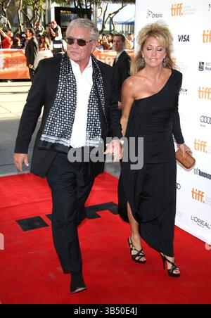 Tom Berenger e sua moglie Laura Moretti alla proiezione del 30° anniversario di "The Big Chill" durante il Toronto International Film Festival 2013 al Princess of Wales Theatre di Toronto, Canada - 5 settembre 2013 Foto Stock