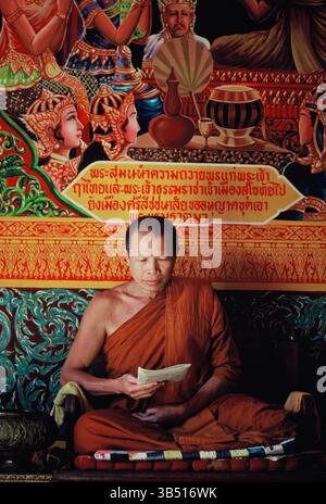 Thailandia. Chiang mai. Wat Phra quel Doi Suthep. Monaco buddista. Foto Stock